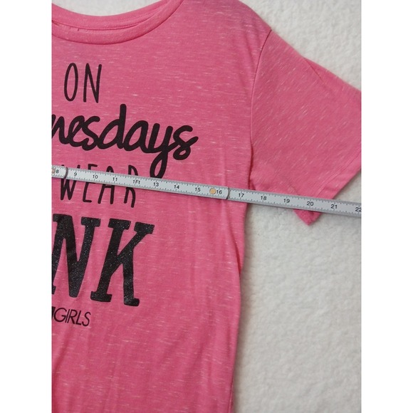Mean Girls On Wednesdays We Wear Pink Juniors T-Shirt Large - Picture 5 of 6
